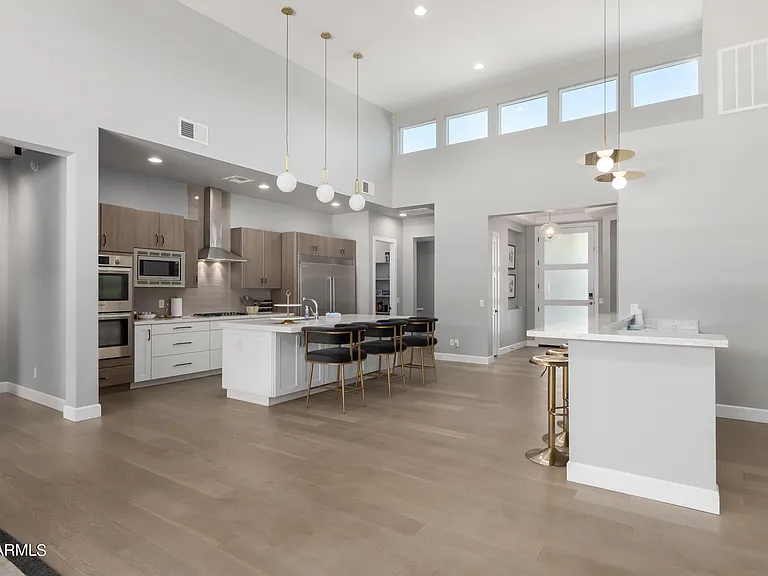 1629 E Montebello Ave — Photo 20