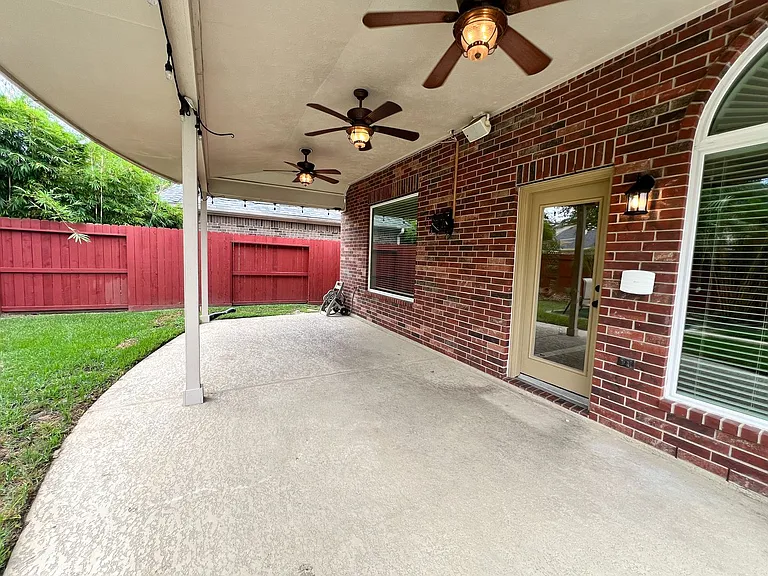 2215 Dorman Ct — Photo 41