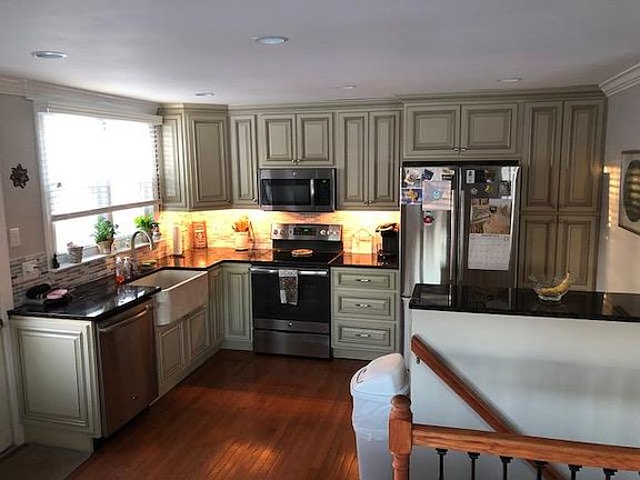 2nd image of 40 Jean Ave