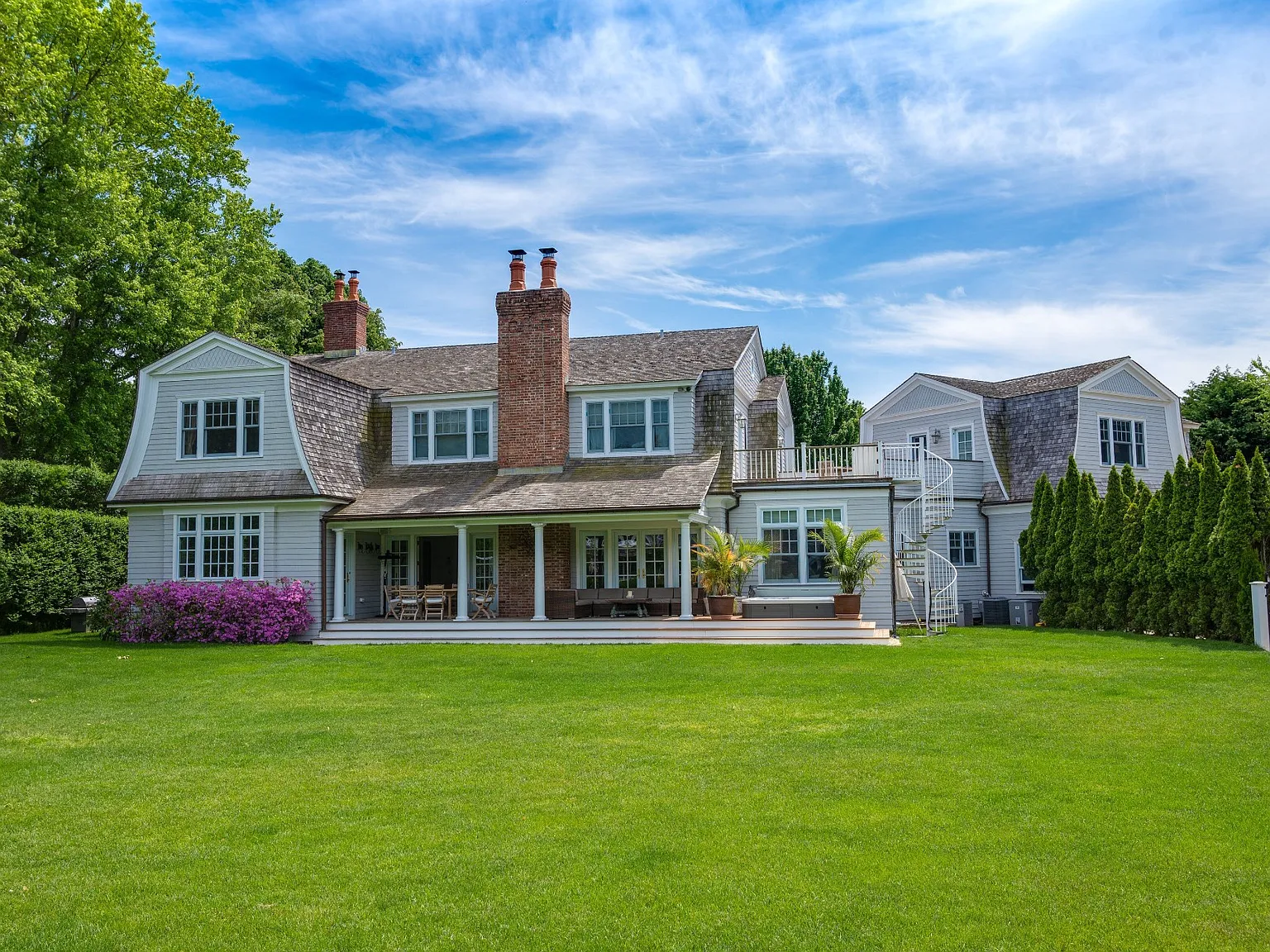 Resort Style Living In Southampton — Photo 2