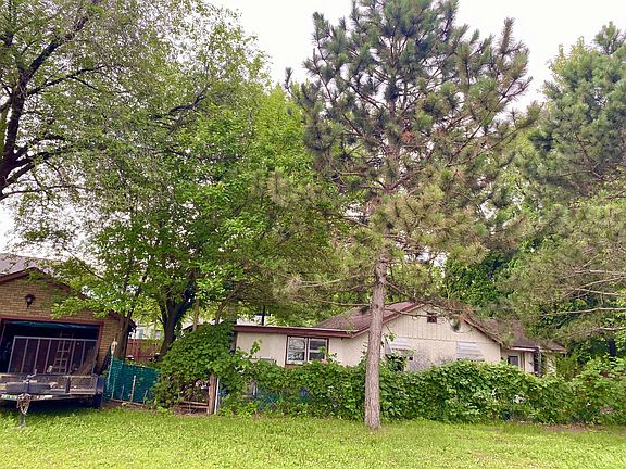 4th image of 1918 Lakeshore Dr