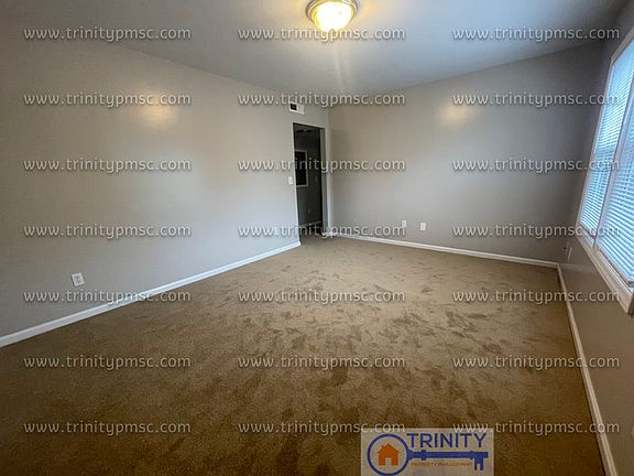 3rd image of 1101 Hampton Ave #A