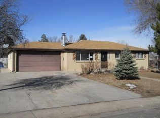 1069 S Saulsbury St, Lakewood, CO 80226