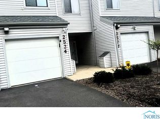 2524 W Village Dr, Toledo, OH 43614