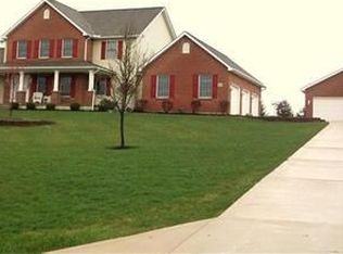3074 Grassy Bend Dr, Grove City, OH 43123