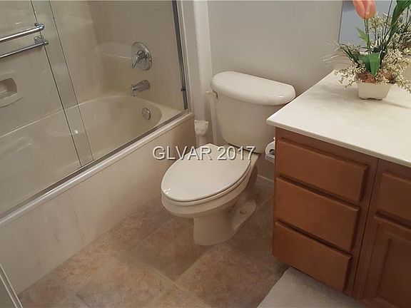 5th image of 10832 Hot Oak Springs Ave
