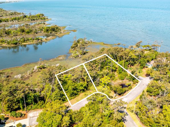 3 West Court, Pine Knoll Shores, NC 28512