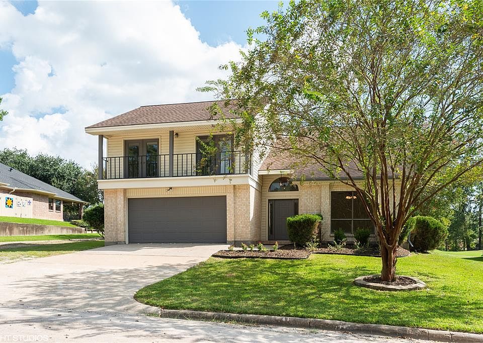 1st image of 537 River Oaks Dr