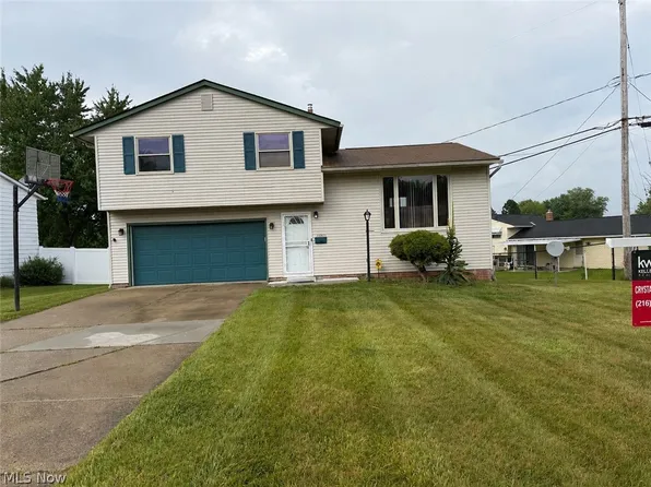 24881 Ridgeline Dr, Bedford Heights, OH 44146