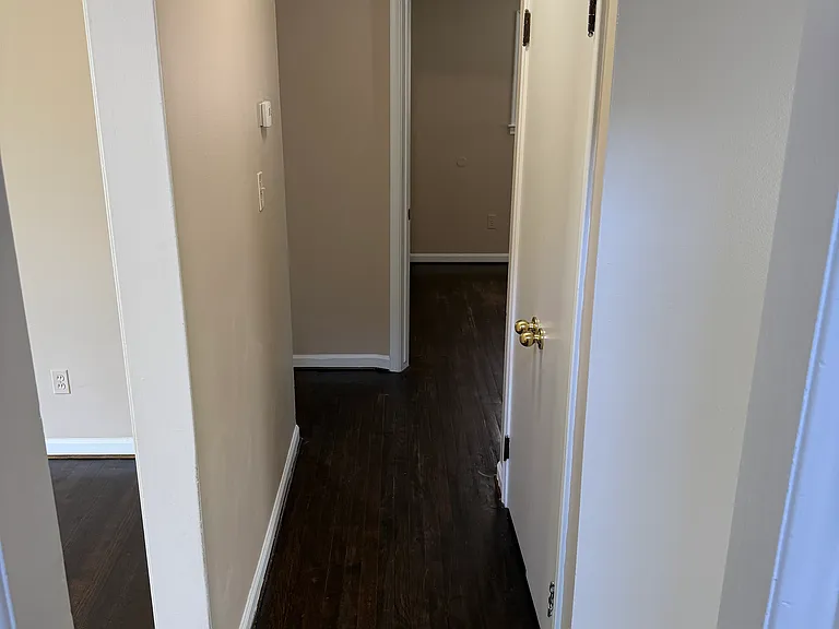 24425 Florence St — Photo 5