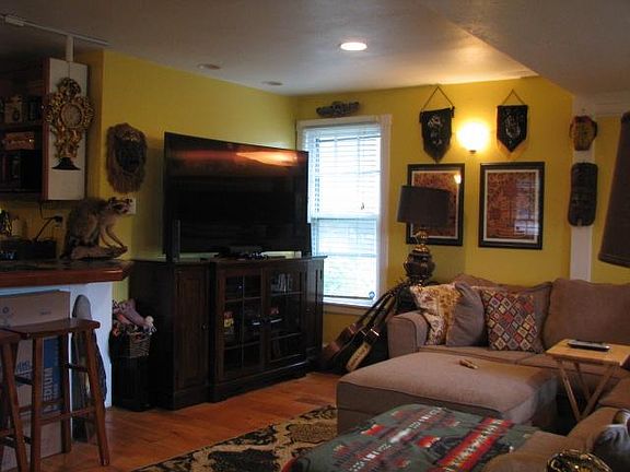 Living Room - furniture belongs to current tenant. Make it your own!