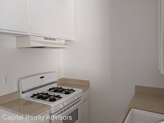 5th image of 421 McDonald Ave APT 1