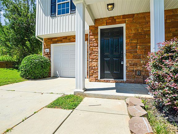 3rd image of 224 Ravenridge Ct