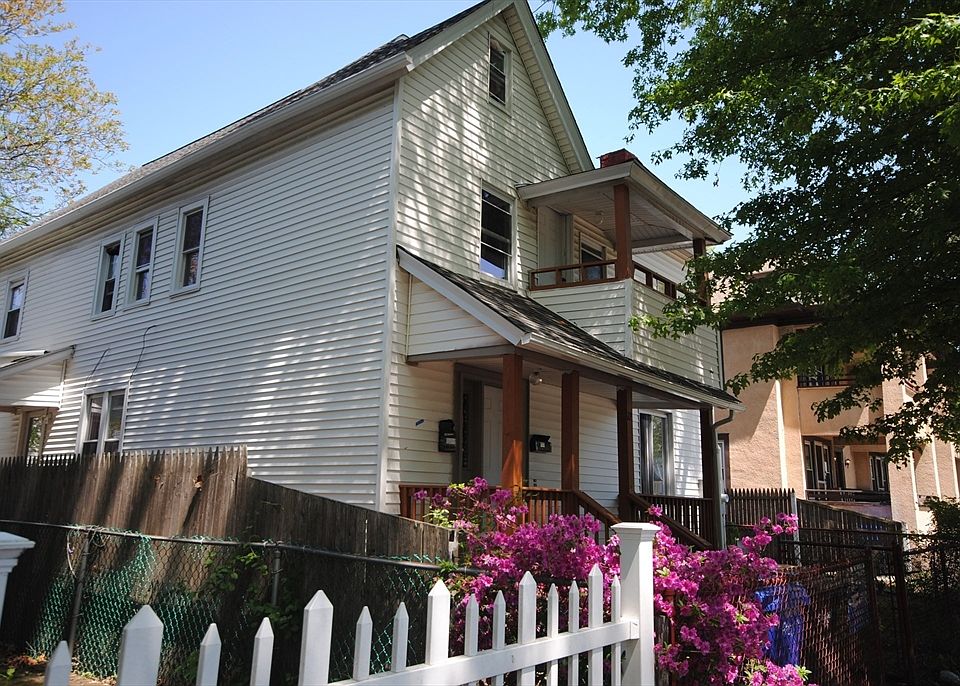 1st image of 72 Hall St
