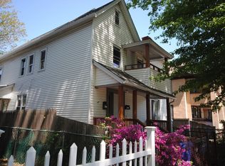 72 Hall St, Springfield, MA 01108