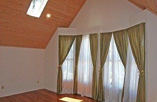 Guest quarters w/separate entrance