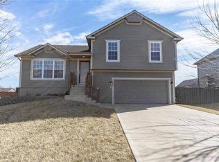 785 N Spruce St, Gardner, KS 66030