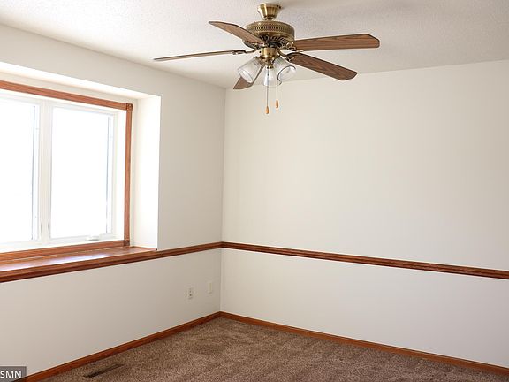3rd image of 467 7th Ave NE