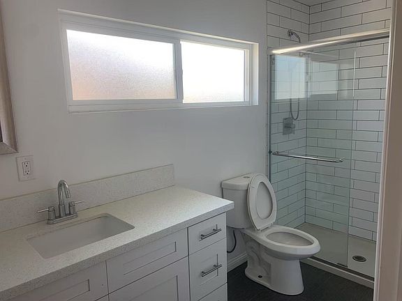 4th image of 5338 Huddart Ave