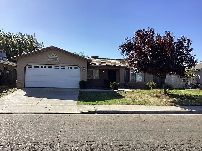 1450 La Jolla Way — Photo 2