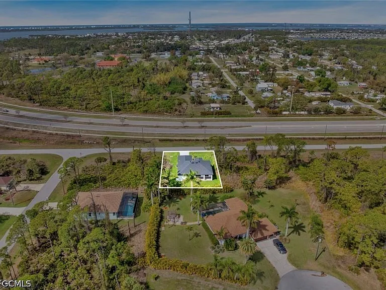 133 West Dr — Photo 33