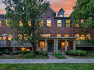 39763 Rockcrest Cir, Northville, MI 48168