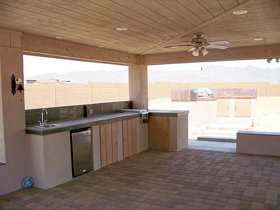 Outdoor kitchen