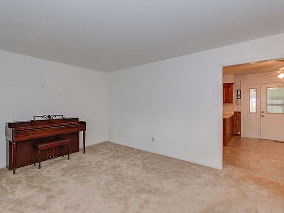 5th image of 125 Lawson Dr