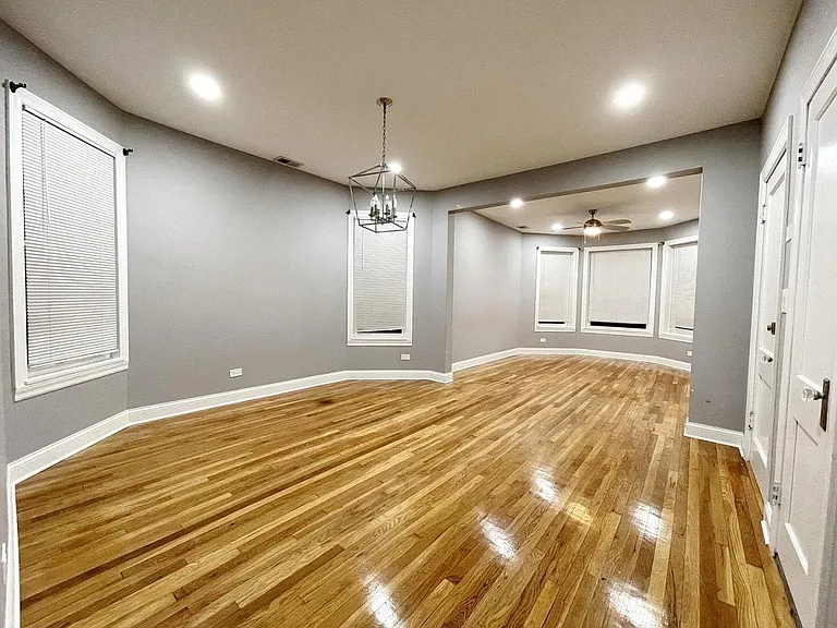2327 N Harding Ave #2 — Photo 2