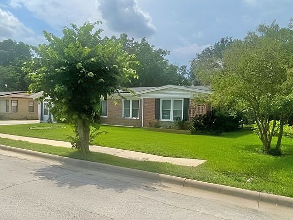 2nd image of 2125 Ridgeview St