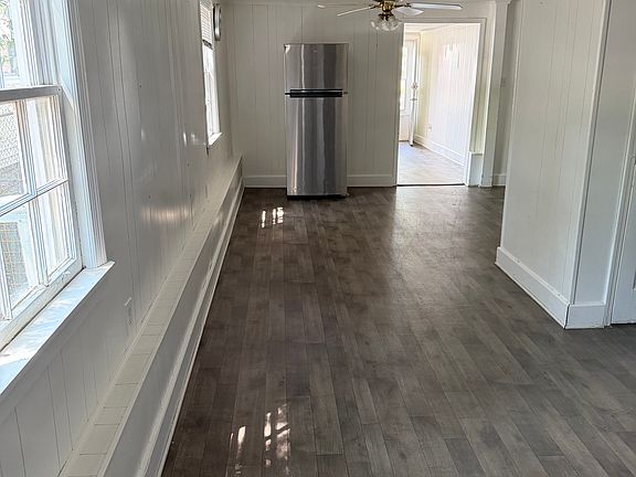 4th image of 650 Laurel St #650