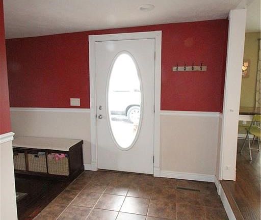 3rd image of 10 Harmon Ln