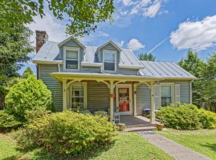 18 Houston St, Lexington, VA 24450