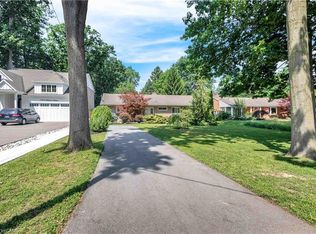 5585 Belmont Ave, Niagara Falls, ON L2H1J8