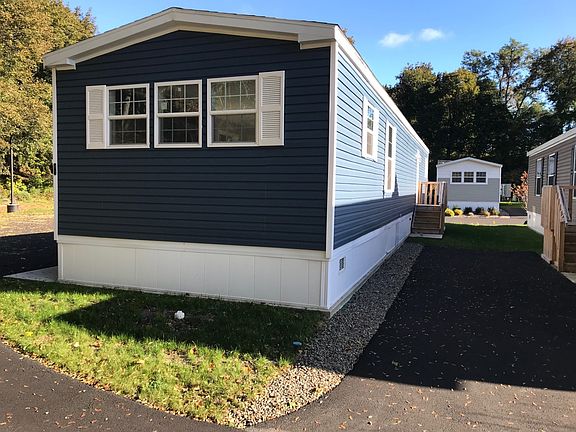 2nd image of 21 Leeward Ln