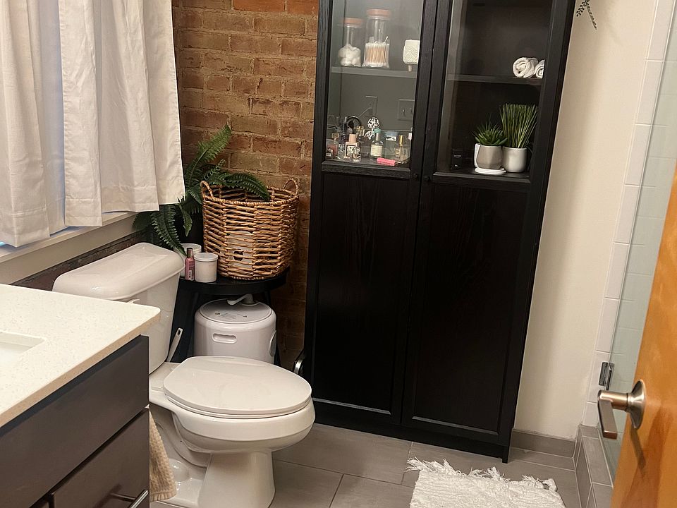 1st image of 26 E 14th St