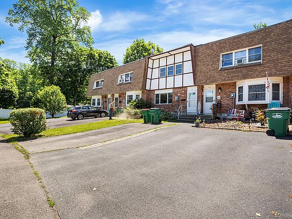 2nd image of 21 Roundtree Court