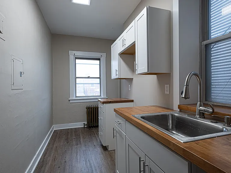 4828 Liberty Ave. — Photo 18