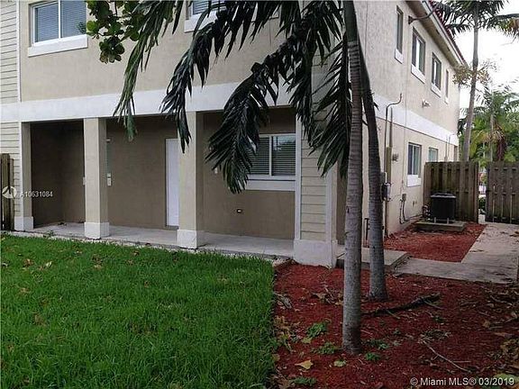 4th image of 820 NW 2nd Ave #2