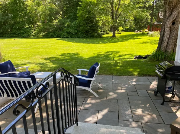 7 Lyme St #1A, Old Lyme, CT 06371
