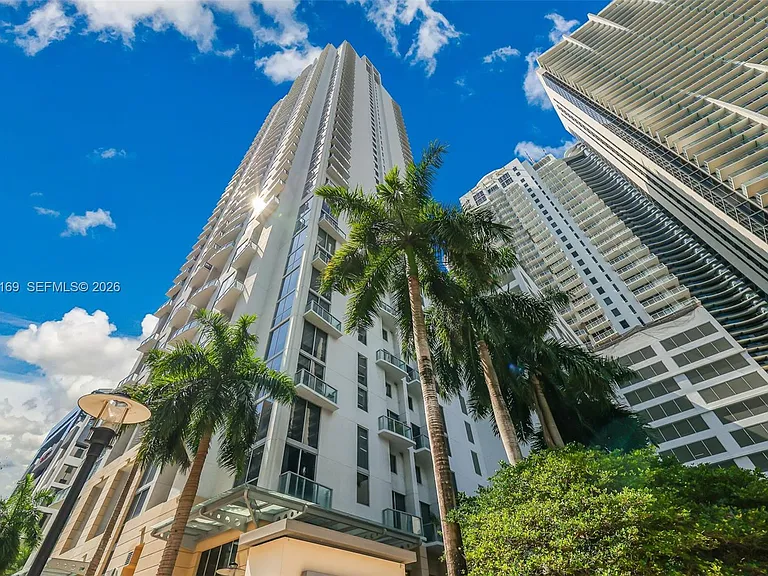1050 Brickell Ave #2320 — Photo 2