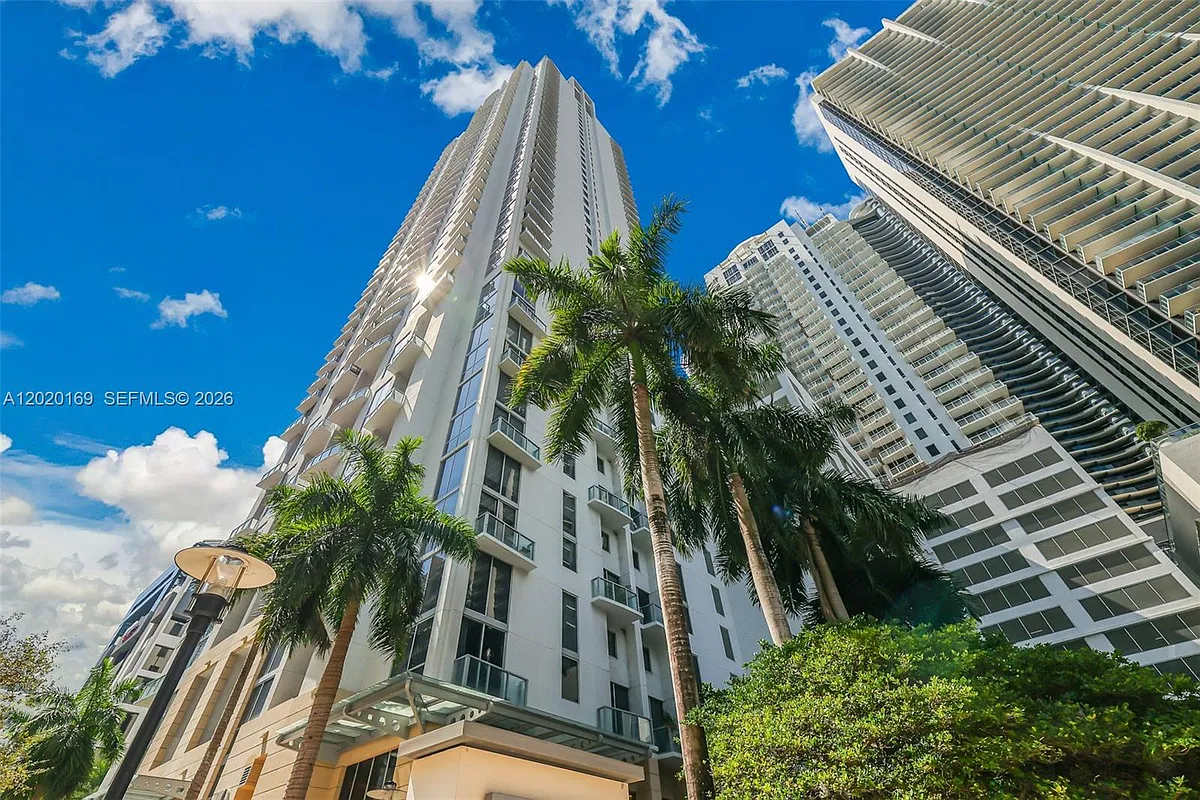 Building Photo - 1050 Brickell Ave #2320