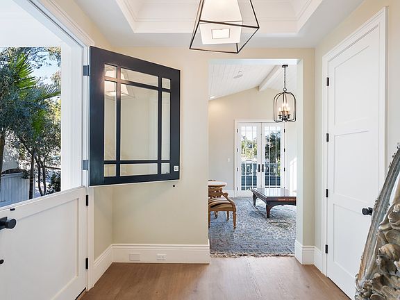 5th image of 3113 N Poinsettia Ave