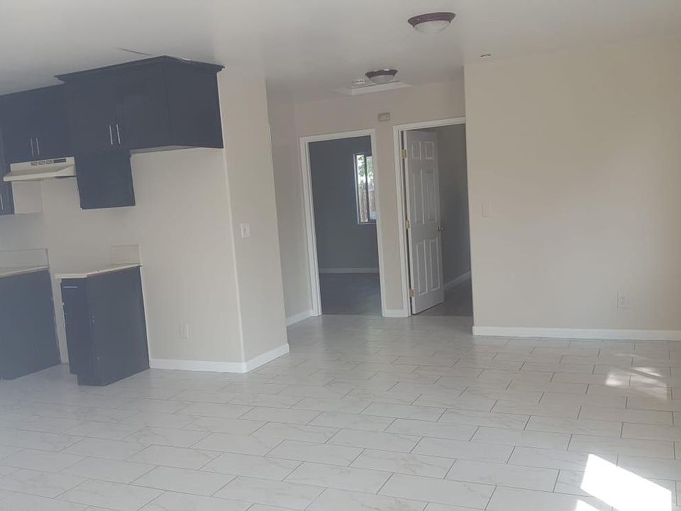 2nd image of 15168 Lakeside St #1/2