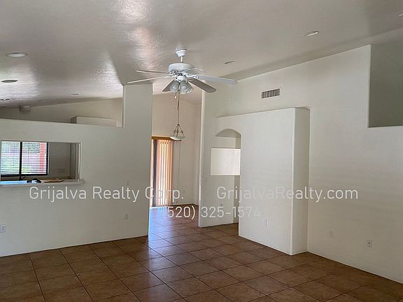 3rd image of 2366 W Silver River Way