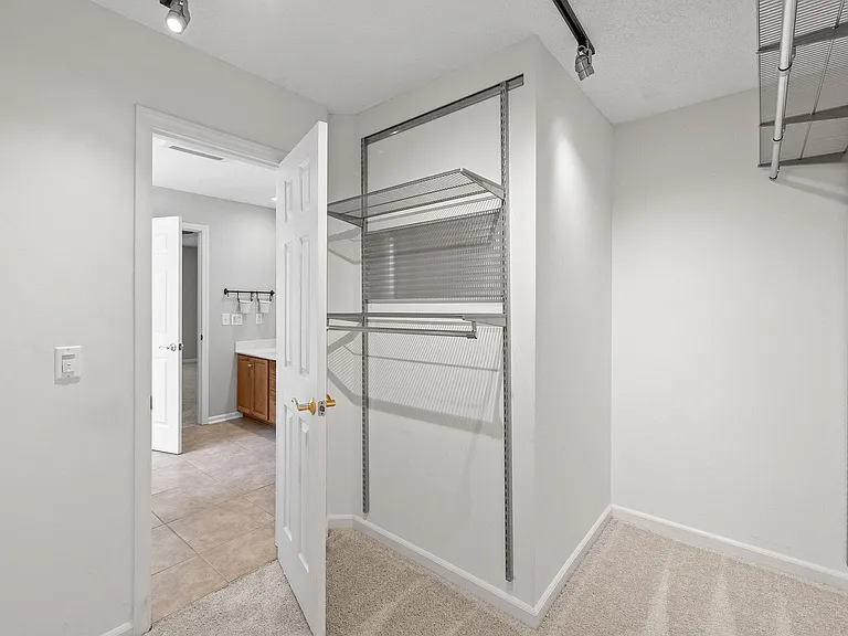 3425 Coach Lantern Ave — Photo 31