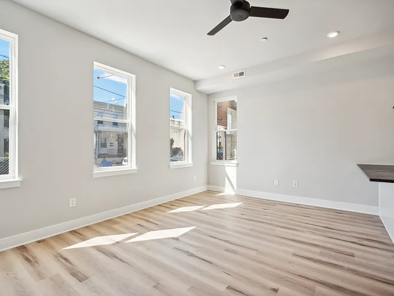 522 Green Ln #B — Photo 4