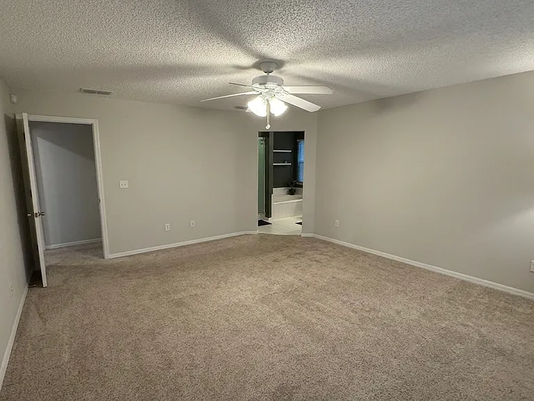 4786 Mountain Breeze Ct S — Photo 15
