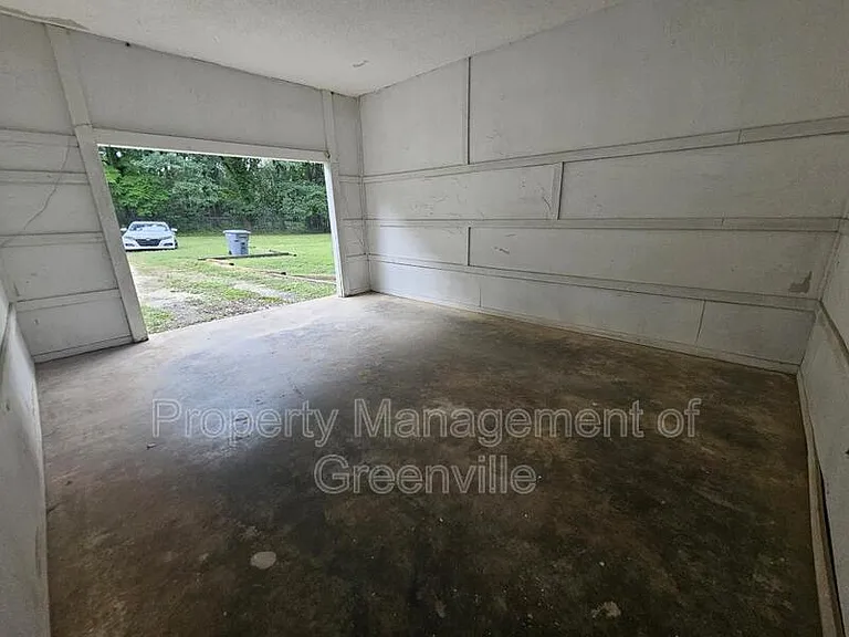 510 Woodside Ln — Photo 14