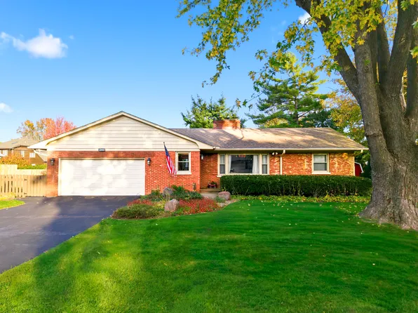 1360 Florence Dr, Sycamore, IL 60178